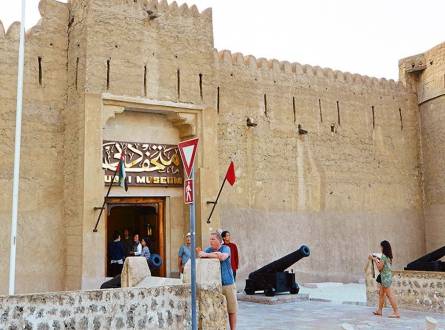 متحف دبي للتعرف علي تاريخ الإمارة ومشاركتها مع البلاد الاخري