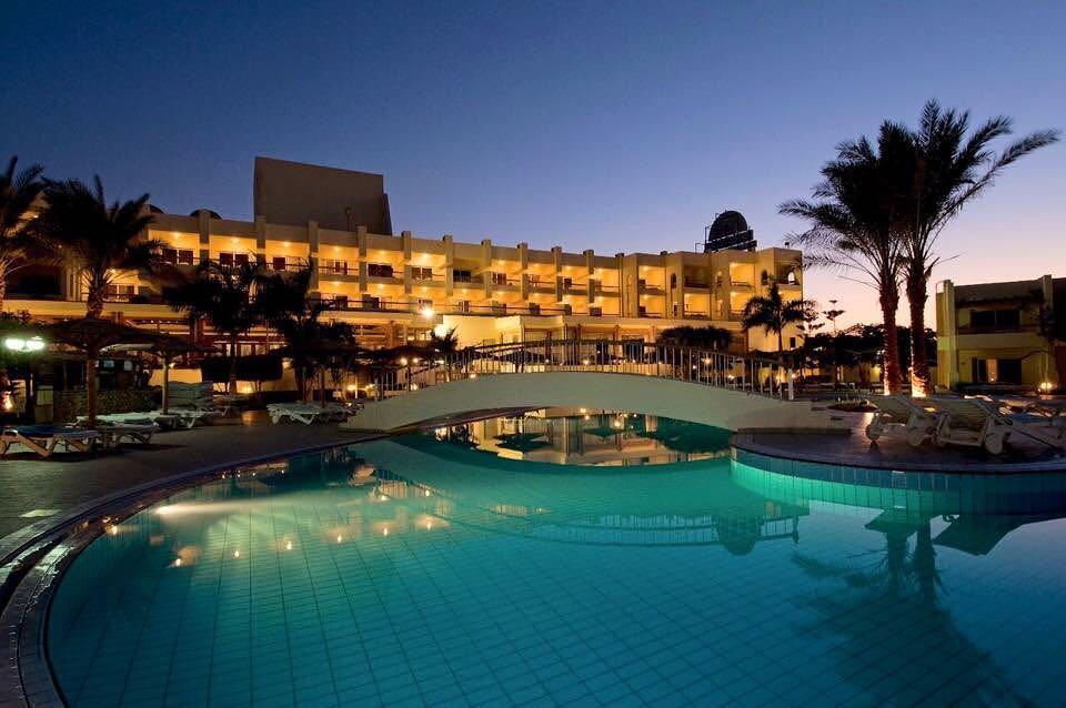 Palm Beach Resort Pool